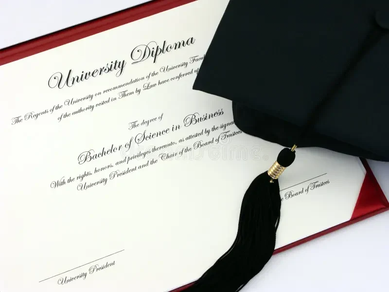Diploma and graduation cap accompanying academic translation services Diploma and graduation cap accompanying academic translation services