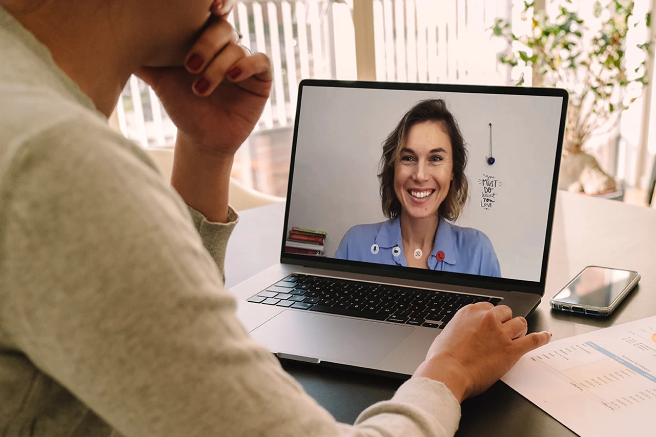 Telehealth conversation accompanying medical language and translation services